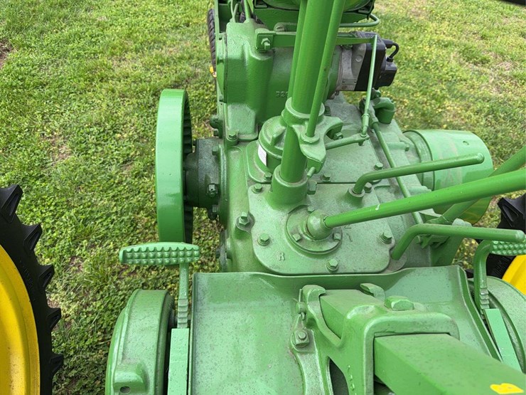 john-deere-b-image-40
