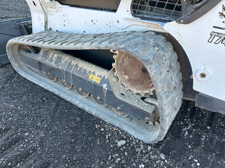2023-bobcat-t740-image-16