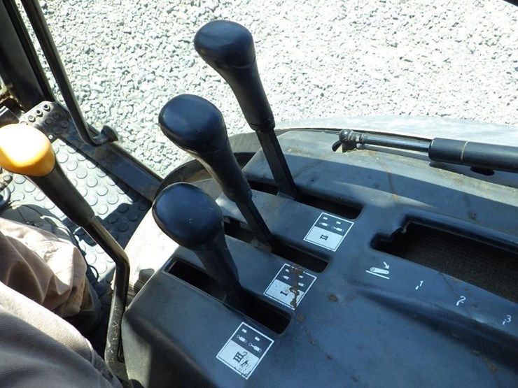 john-deere-5520n-image-32