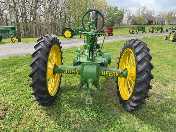 john-deere-b-image-4