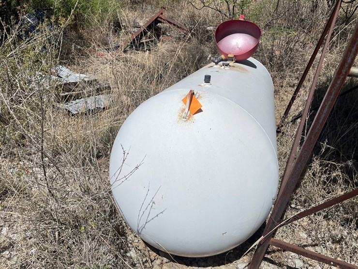 #1060-•-propane-tank-image-1