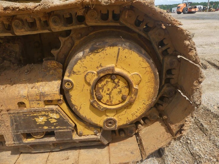 caterpillar-d4c-xl-image-6