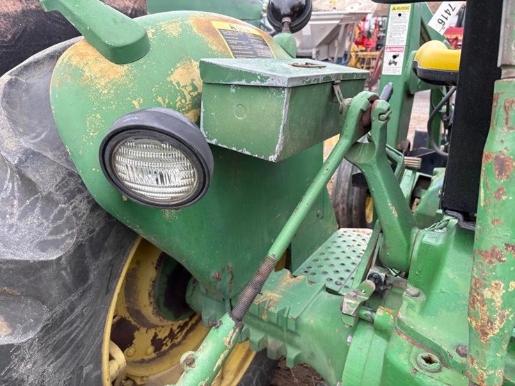 john-deere-2040-image-12