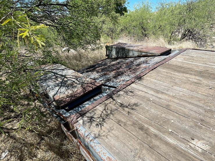 #952-•-2004-hillsboro-gooseneck-trailer-(has-az-title)-image-3