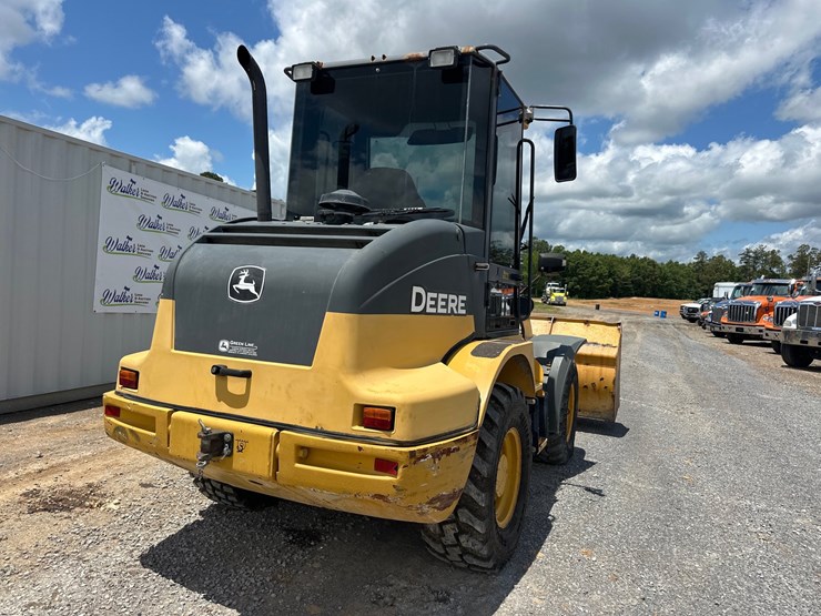 2012-deere-244j-image-3