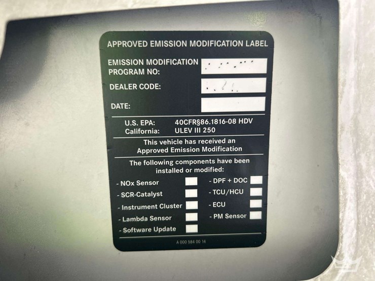 2016-mercedes-benz-sprinter-2500-image-10