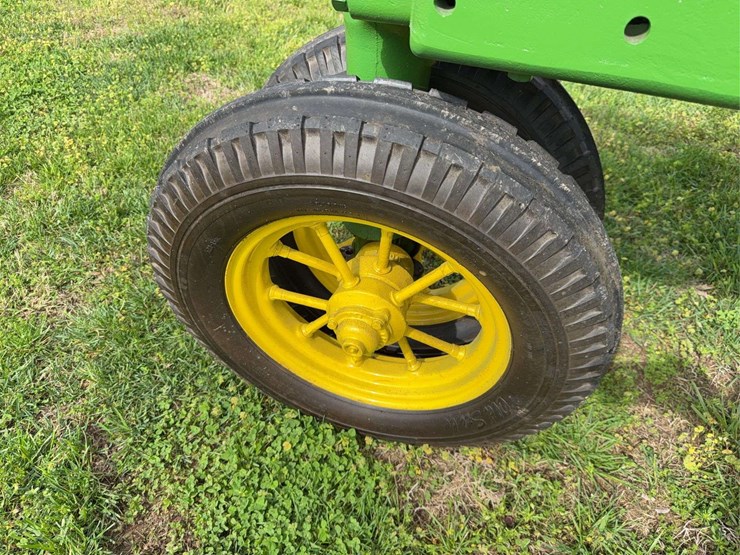 john-deere-b-image-11