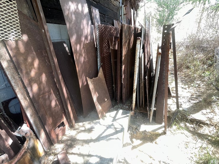 #1051-•-metal-of-various-shapes-and-sizes-image-5