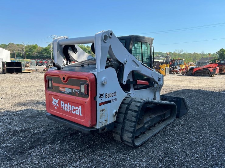 2016-bobcat-t740-image-4