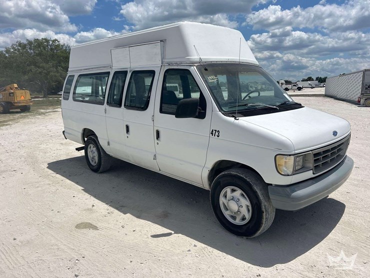 1992-ford-cargo-image-2