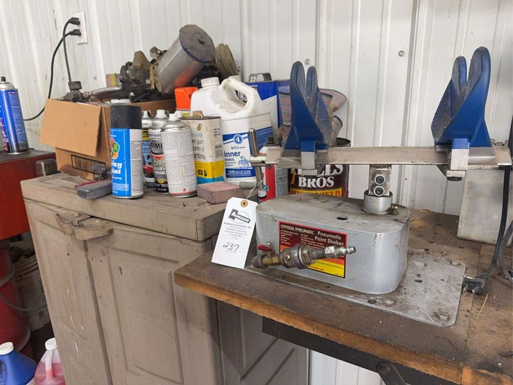 central-pneumatic-paint-shaker-with-assorted-paints-and-cabinet-image-1