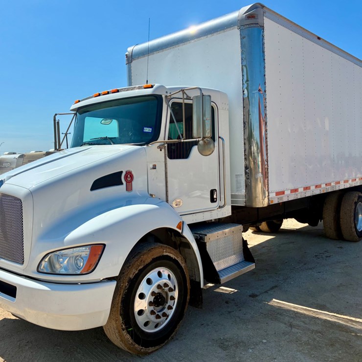 2017 KENWORTH T270