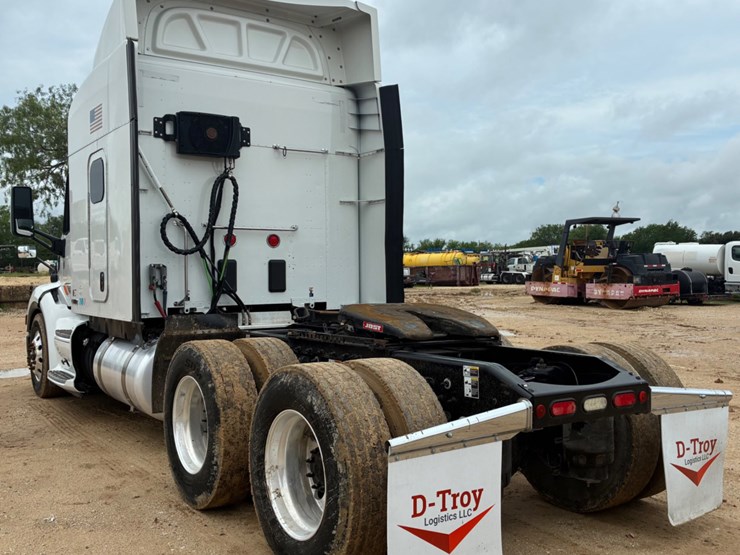 2019-peterbilt-579-image-6
