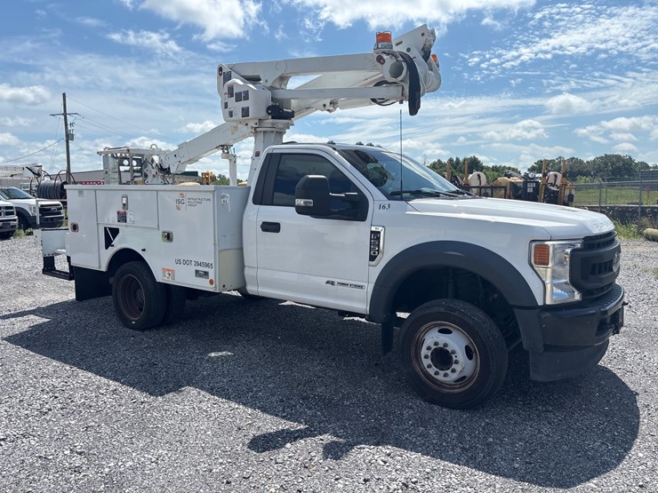 2022-ford-f550-image-3