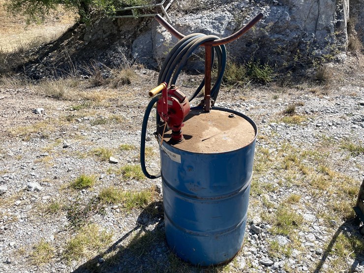 #1078-•-barrel-with-hand-operated-pump-image-1