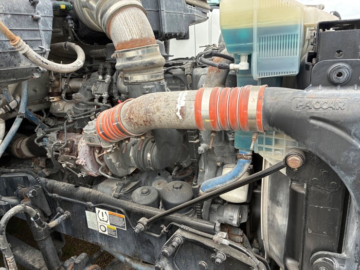 2019-peterbilt-579-image-17