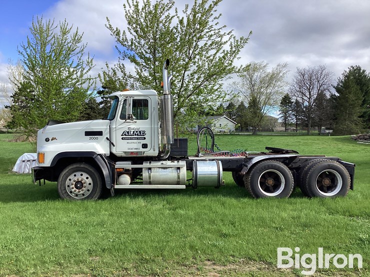 2000-mack-cl713-image-8