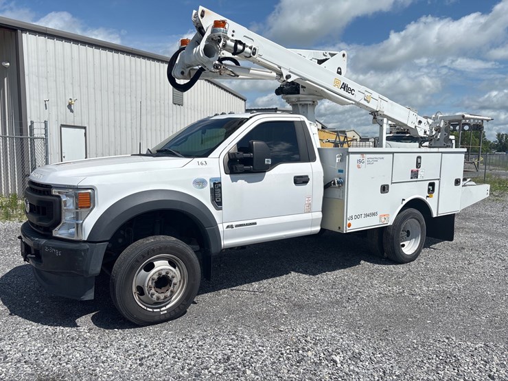 2022-ford-f550-image-2