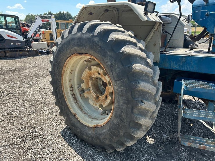 ford-7710-image-11