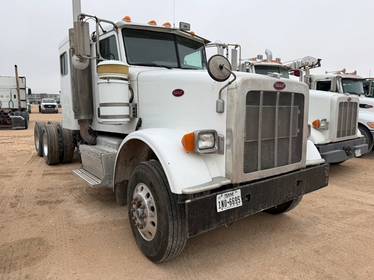2013-peterbilt-367-image-3