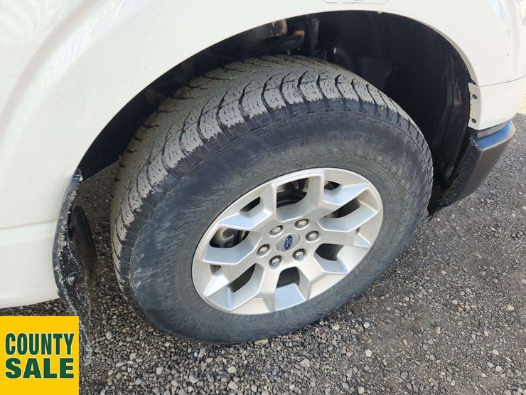 2022-ford-f150-xl-image-34