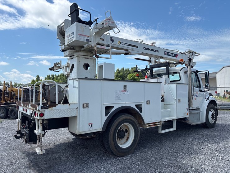 2020-freightliner-m2-106-image-3