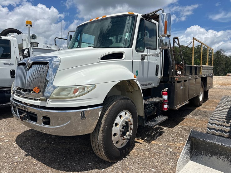 2005-international-durastar-4400-image-4