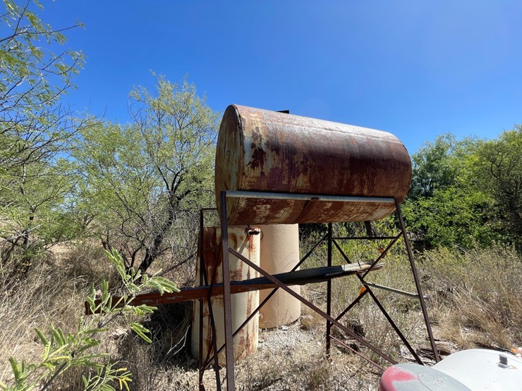 #1061-•-gravity-fed-fuel-tank-image-5