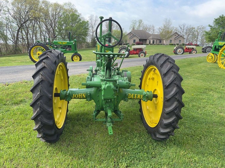 john-deere-b-image-4
