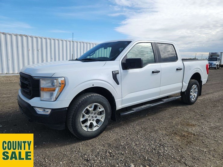 2022-ford-f150-xl-image-1