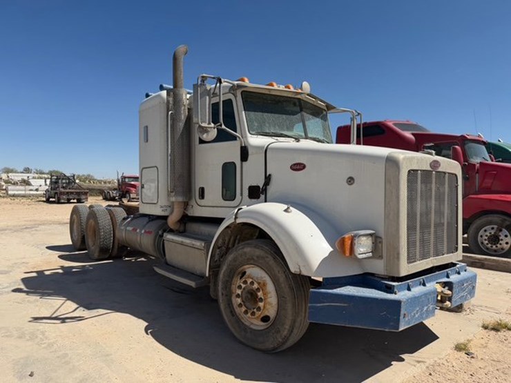 2013-peterbilt-365-image-3