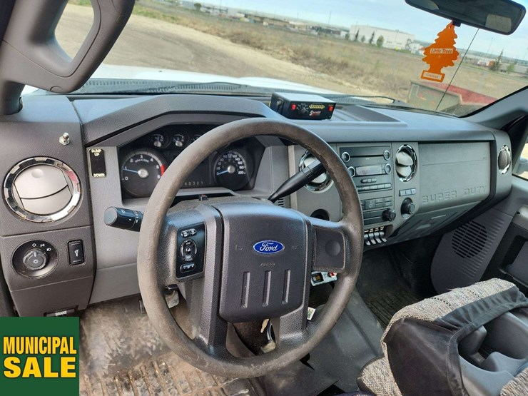2011-ford-f550-image-16