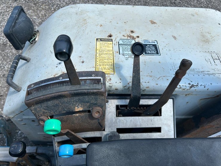 ford-7710-image-23
