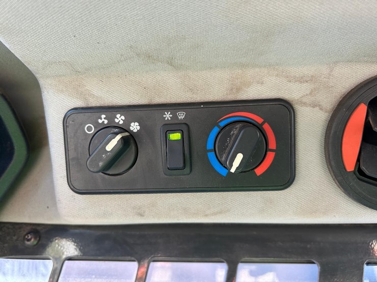 2020-bobcat-s76-image-24