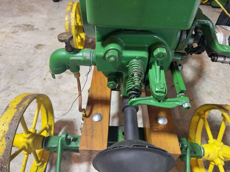 1921-waterloo-boy-2hp-engine-image-10