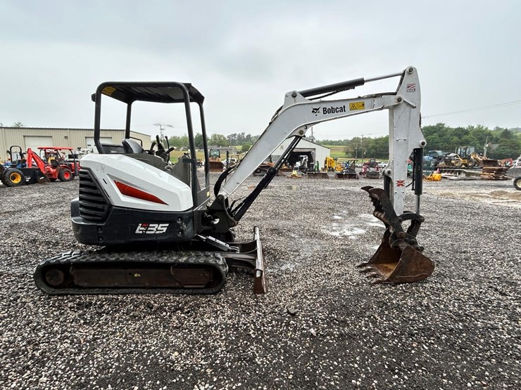 2019-bobcat-e35-image-5