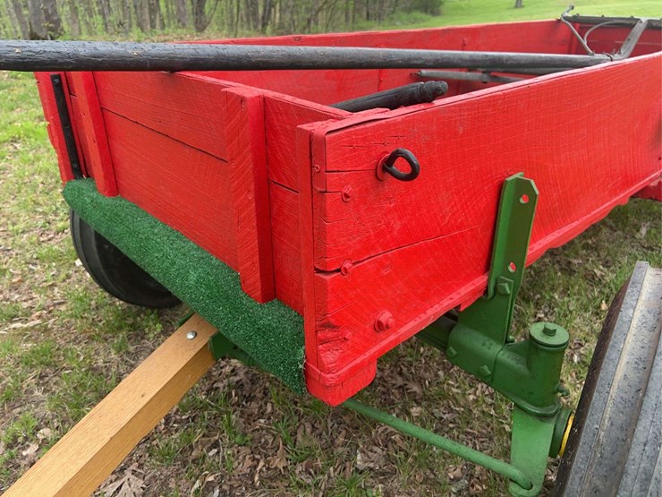 john-deere-wagon-image-11