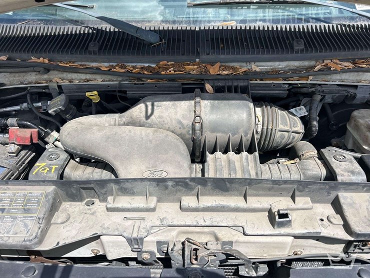 2009-ford-cargo-image-7