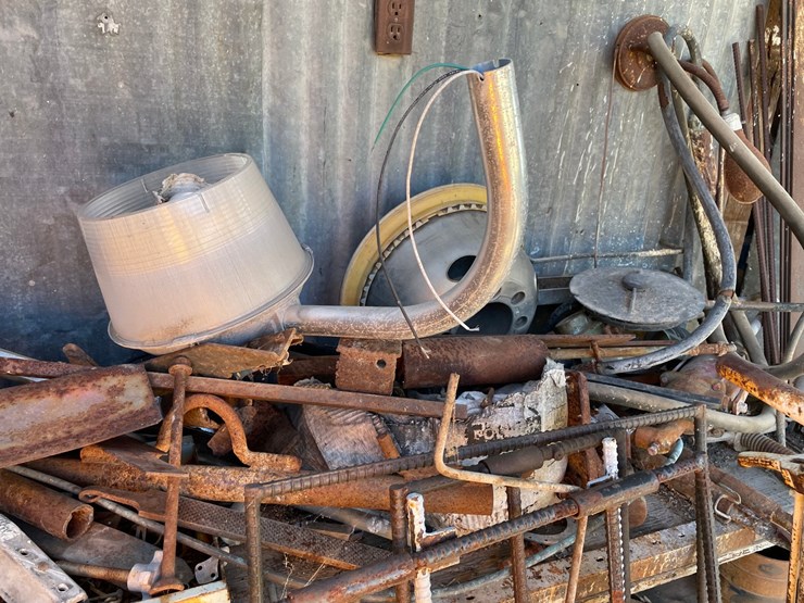 #1087-•-contents-of-corner-image-13