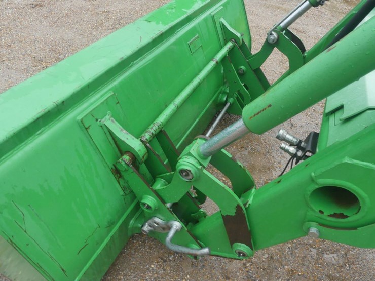 2016-john-deere-5065e-image-8