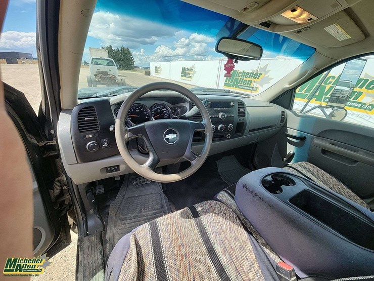 2011-chevrolet-silverado-3500-image-49