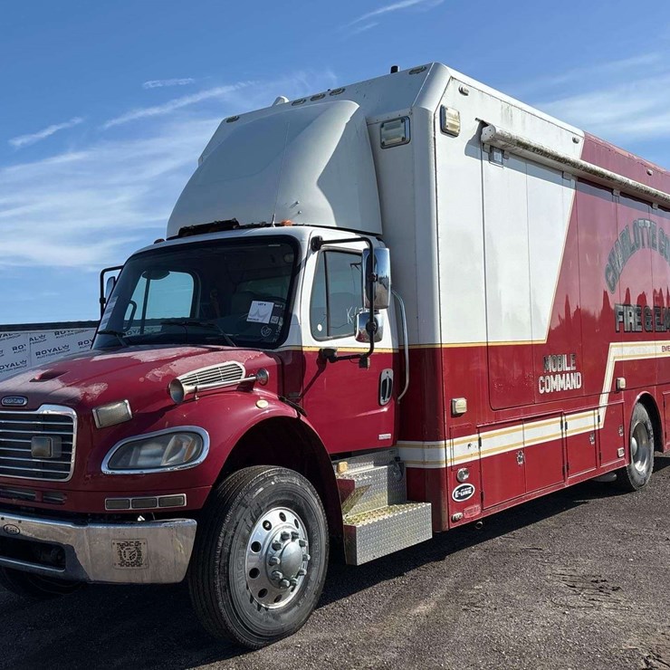 2007 FREIGHTLINER M2 106
