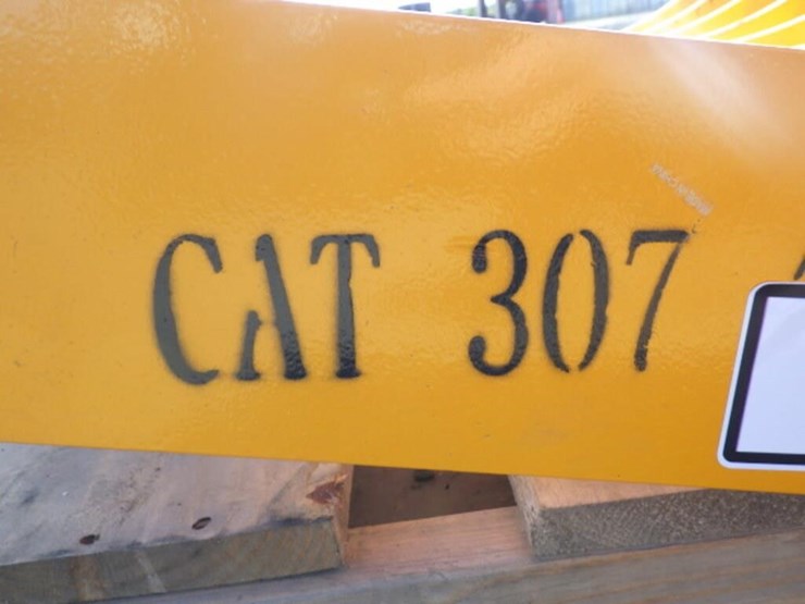 caterpillar-307-image-5