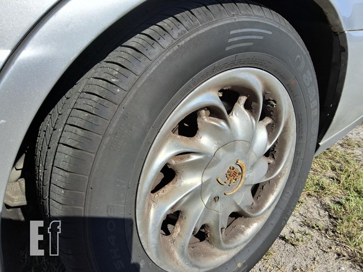 2002-cadillac-dhs-image-17