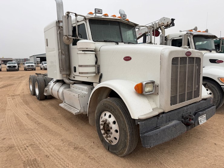 2013-peterbilt-367-image-14