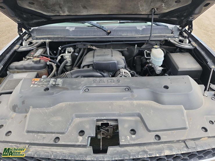 2011-chevrolet-silverado-3500-image-23