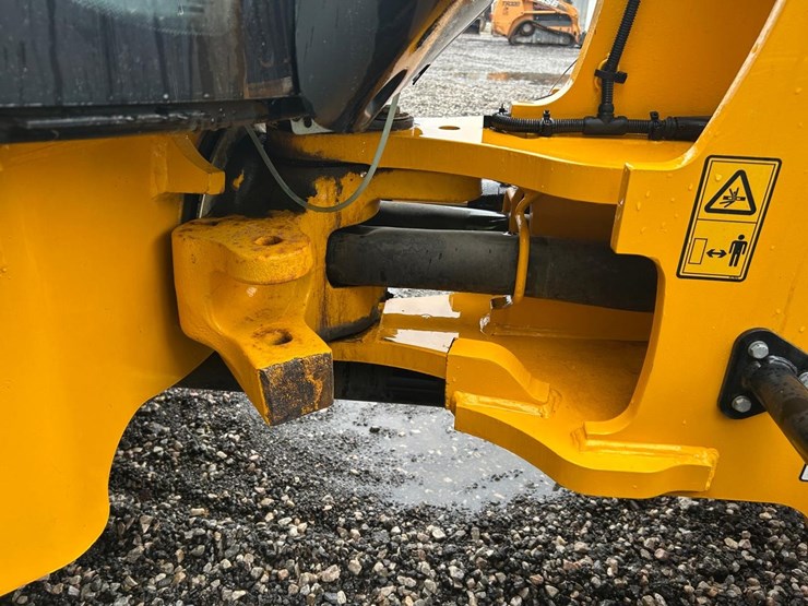 jcb-407-image-12