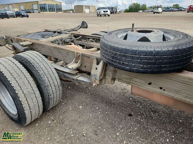 2012-chevrolet-silverado-3500-image-33