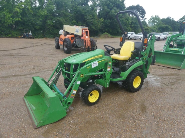 john-deere-1025r-image-1
