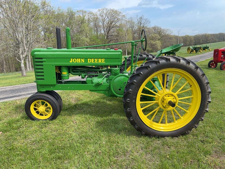 john-deere-b-image-2